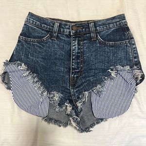 ❌SOLD❌Fashion Nova Dark Blue Women’s Jean shorts w/ Long Striped Pockets